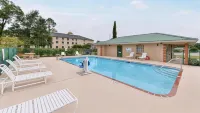 Wildwood Inn - Pools