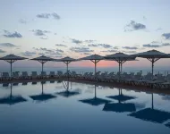 Island Luxurious Suites Hotel فنادق في نتانيا