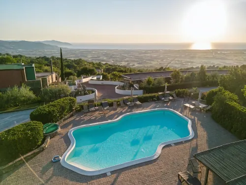 Borgo la Pietraia Hotels in Cicerale