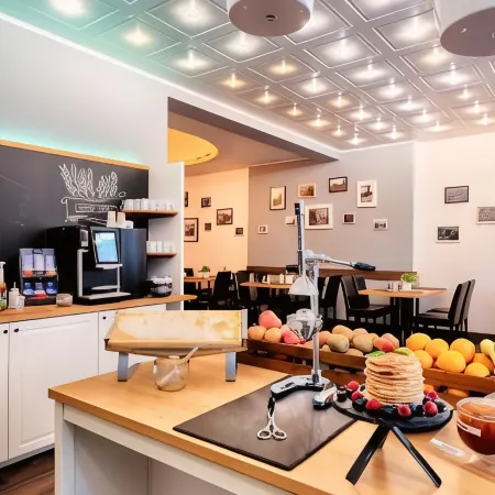 Home Hotel