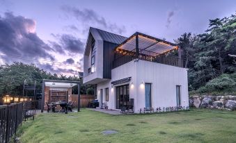 Ganghwa Maris Spa Pension