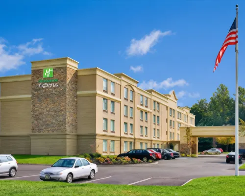 Holiday Inn Express & Suites WEST LONG BRANCH - EATONTOWN by IHG Hotels in Monmouth County