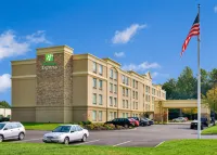 Holiday Inn Express & Suites West Long Branch - Eatontown