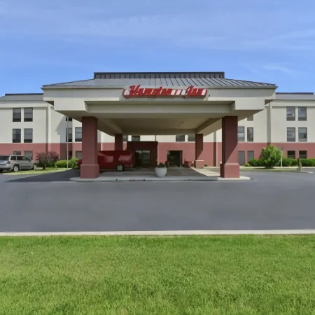 Hampton Inn by Hilton Sturgis-Lagrange Area Отели в г. St. Joseph County