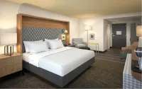 Holiday Inn & Suites Bothell Hotels in Monroe