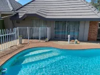 Caledon Overnight Rooms - Pool