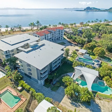 Beaches on Lammermoor Apartments
