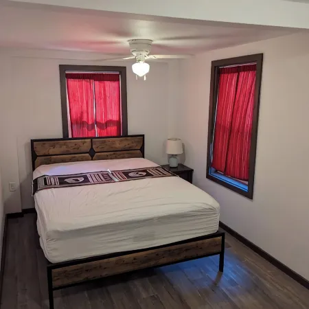Stylish Adobe house, private yard & parking in downtown Cortez