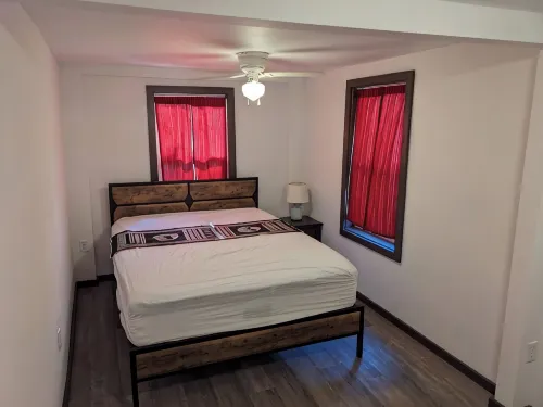Stylish Adobe house, private yard & parking in downtown Cortez