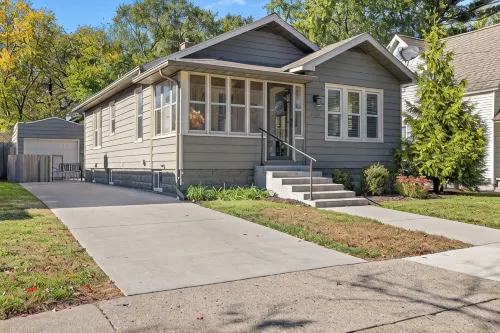 L1 - Firepit Nights & Beach Days, 3Br w/ Stunning Backyard, Pet Friendly Too - 4-Star