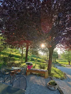 Living according to Nature, with comforts, 2 steps from the center & the highway