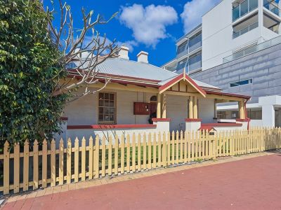 Emu Backpackers Perth - note - Valid Passport required for check in