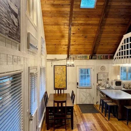 Family & Dog Friendly 2 Bedroom Plus Loft Beach Cabin