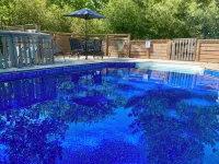 Cozy Bayfield Retreat • Pool & Hot Tub • 15min to Grand Bend • Lake Huron Nearby - Pools