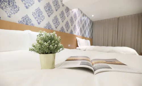 Talmud Hotel Yizhong - Inns