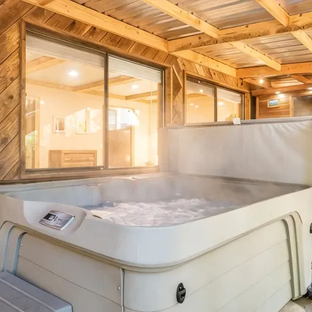 Creekside Retreat Near Olympic NP: Hot Tub, Sauna and Firepit