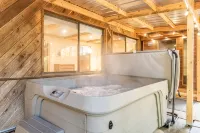 Creekside Retreat Near Olympic NP: Hot Tub, Sauna and Firepit
