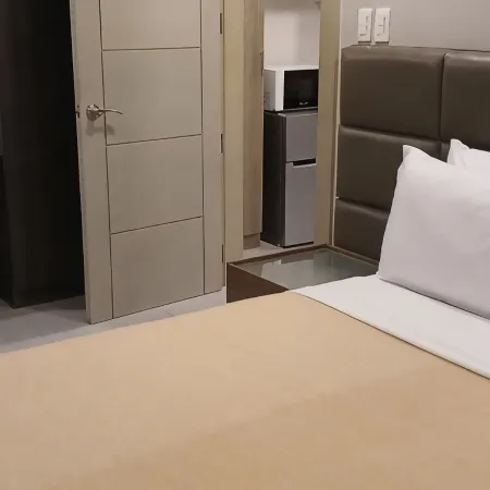 Milton Hotel Makati