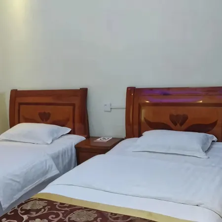 Dushan Xinyi Fashion Hotel
