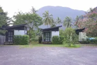 Baan Rim Nam Resort