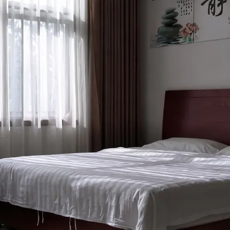 Yuantai Holiday Hotel