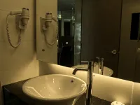 Hotel Capital Kota Kinabalu Отели рядом с достопримечательностью «Торговый центр Wisma Merdeka»