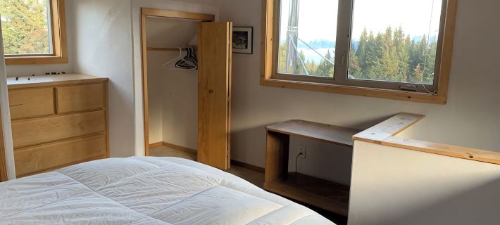 1 bed, 1 bath, breakfast included, full kitchen, washer/dryer, and rental car. Hotels in Homer