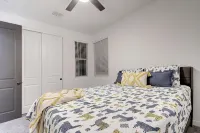 Estrella Mountain 5 Bdrm w/Views, Pool, and Games!
