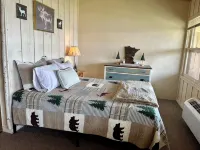Summer Weekends Are Ready! Hot Tub, Sauna, Lake Front! 2 Bedrooms, 2 Full Baths!
