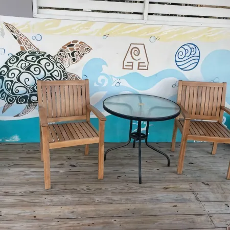 Studio en suite, king/twin beds sleep 3, multi-deck views, early access bag drop