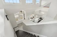 Charming newly updated home in Avalon with endless views of bay and sunset - Wi-Fi