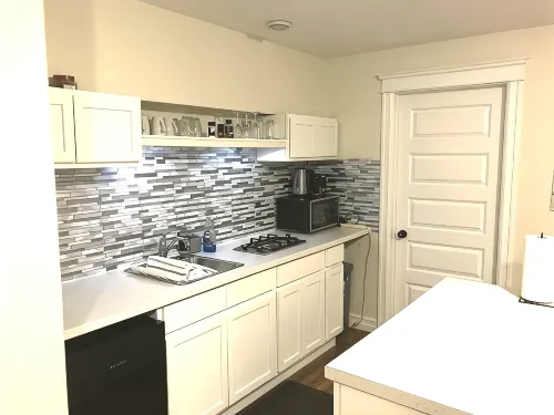Stylish 1BR unit in Bedford, only 15 min to downtown Halifax. Near shopping area - 2 Sao