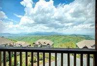 Updated condo at 5100' with breathtaking views!
