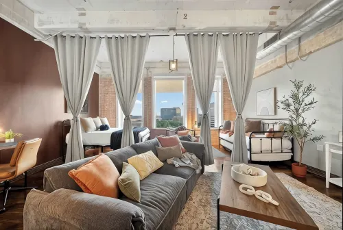 Loft in Downtown Dallas with Skyline Views - Condos