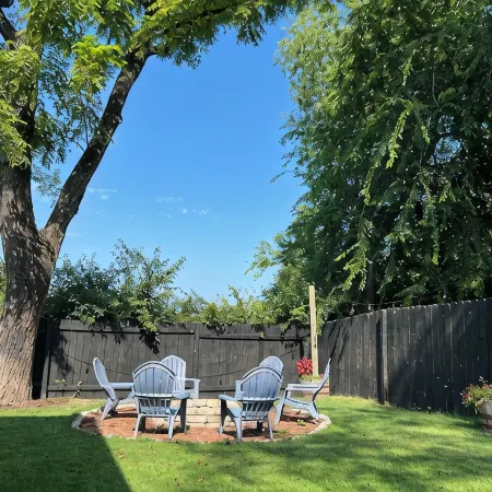 French Country Retreat Near Ball Ground, Weddings, pets, 3BR, yard