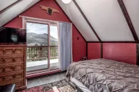 Pet-Friendly [no fee!] A-Frame Cabin w/ Double-decker Mountain View & Hot Tub - Chalets