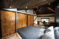 Oz Lodge: Alice Chalet -Brand new, Alaskan chic chalet! - Chalets