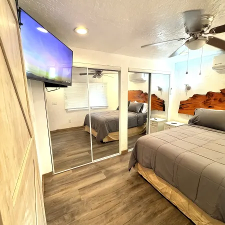 Pat Garret Mini Cabin 1 Bedroom 1 Bathroom