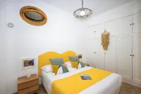 Cozy house with sea view, terrace and private parking