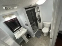 Entire One bedroom basement suite+Laundry+Kitchen - 홈스테이