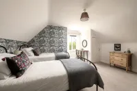 Kirktoun Cottage on Scottish Estate - open fire- enclosed garden- beaches -woods - Boutique