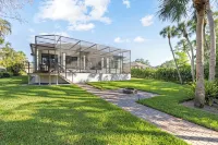 Luxurious Naples retreat!