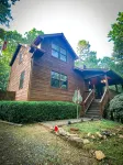 Cozy Mountain Loft Cabin - King Suite, Pool Table, Foosball & Fire Pit! - Chalets