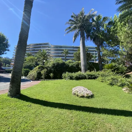 SUPER CANNES / GOLFE JUAN LUXURY APARTMENT SEA IMPRENABLE SEA. PRIVATE FLOOR
