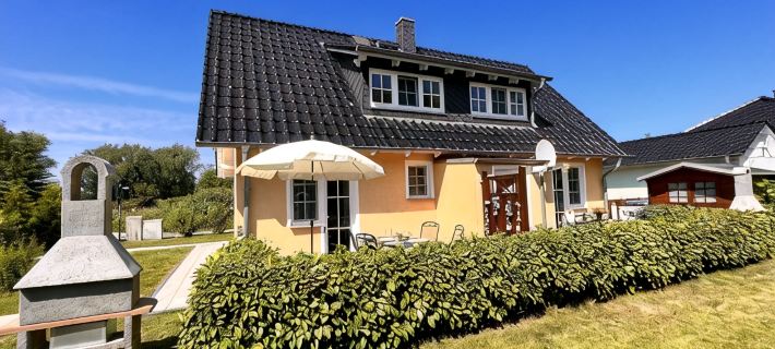 Vacation home Anna - right side Hotels in Dranske
