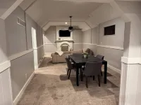 The Amazing 4 Bed 2 Bath of Independence - Homestays