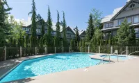 Best Whistler Village location | Free parking | Pool/Hot tub | 2-level condo - Jacuzzi