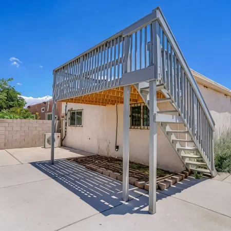 Comfy, contemporary, quiet retreat with views of the Petroglyphs