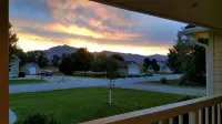 Great home, close to town, quiet be I neboorhood