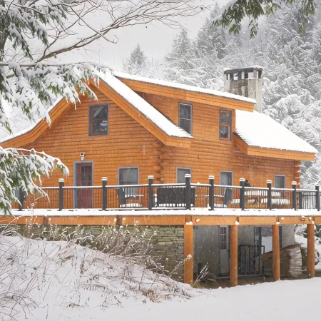 Cozy Vermont Log Cabin Near Okemo & Killington ~ the Perfect Snowy Getaway